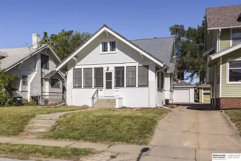 2426 Newport Ave, Omaha, NE 68112