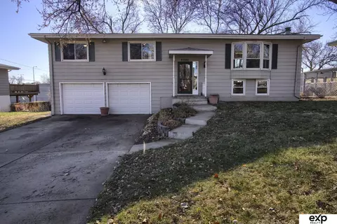 10511 Hansen Ave, Omaha, NE 68124