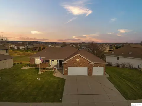 13807 Glengarry Cir, Bellevue, NE 68123