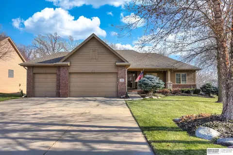1621 S 213 Cir, Elkhorn, NE 68022