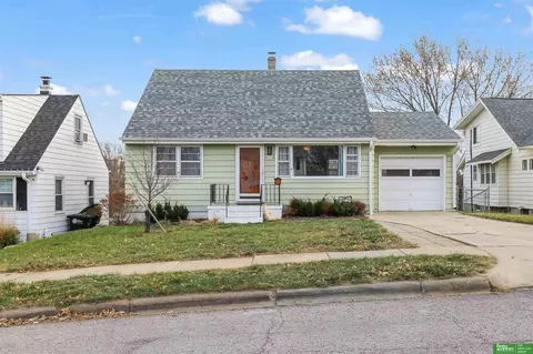 2119 S 49 Ave, Omaha, NE 68106
