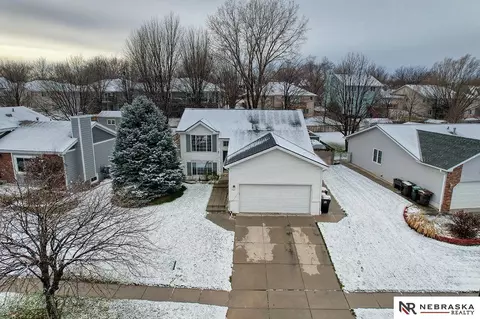5421 NW Tudor Ln, Lincoln, NE 68521