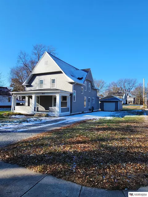 823 N 12th St, Beatrice, NE 68310 photo 3
