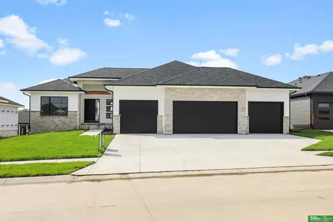 20906 Polk St, Omaha, NE 68022