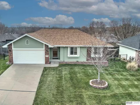 15209 Ohio St, Omaha, NE 68116