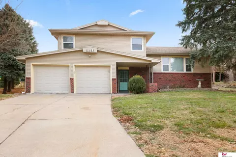 12523 Bartels Dr, Omaha, NE 68137