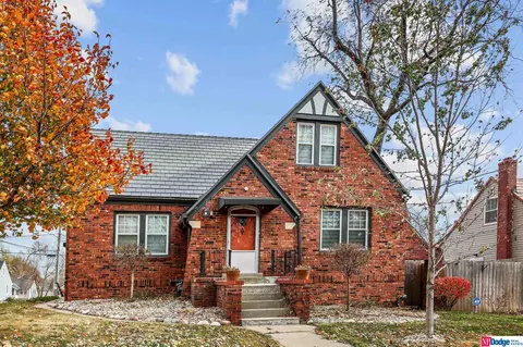 2101 S 61 St, Omaha, NE 68106
