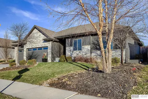 3807 N 189 St, Elkhorn, NE 68022