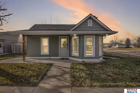 116 N West St, Valley, NE 68064