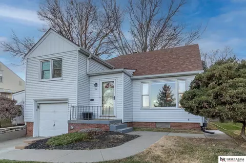 2114 S 38th St, Omaha, NE 68105
