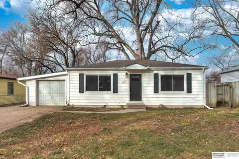 7414 S 41 St, Bellevue, NE 68147