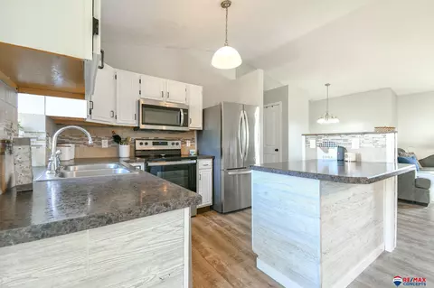 718 Yukon Ct, Lincoln, NE 68521