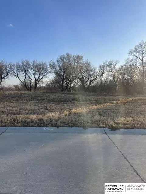 20535 Kansas Ave, Elkhorn, NE 68022
