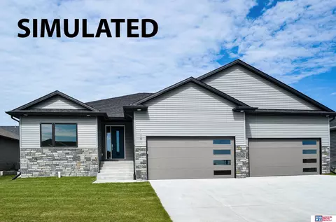 409 Half Moon Dr, Lincoln, NE 68527