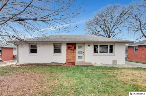 1541 N 61st St, Lincoln, NE 68505