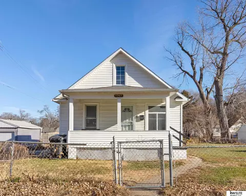 3747 N 44th St, Omaha, NE 68111