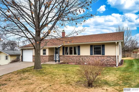 16 Virginia Hills Rd, Council Bluffs, IA 51503