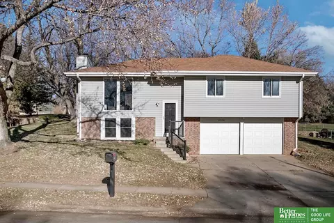 12136 Franklin Cir, Omaha, NE 68154