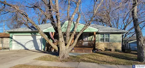 1616 N East Ave, York, NE 68467