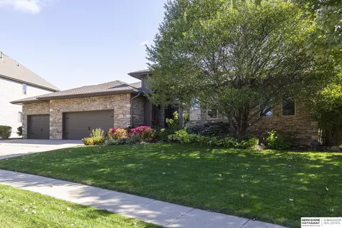 14821 Hanover St, Bennington, NE 68007