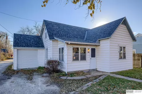 417 S Mayne St, Valley, NE 68064