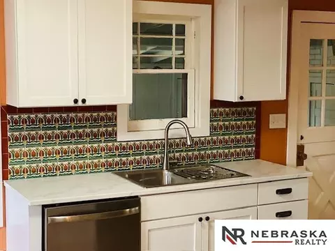 614 N 10th St, Beatrice, NE 68310 photo 5