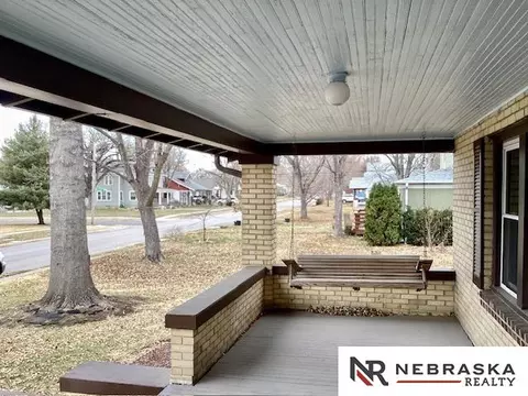 614 N 10th St, Beatrice, NE 68310 photo 2