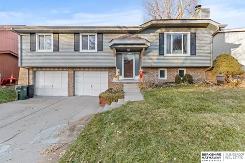 8618 Monroe St, Omaha, NE 68127