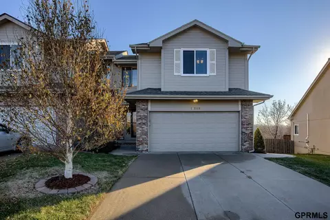 11009 Ellison Ave, Omaha, NE 68164