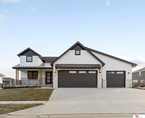 10315 S 98th St, Papillion, NE 68046