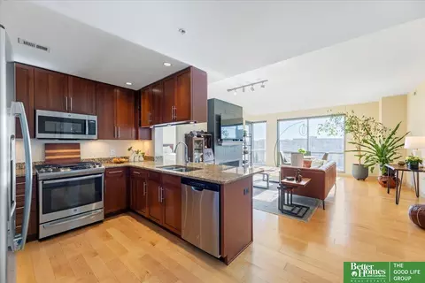 120 S 31 Ave #5503, Omaha, NE 68131