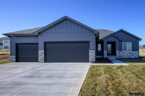 5516 N 205 St, Elkhorn, NE 68022