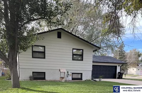1325 N Florida Ave, York, NE 68467