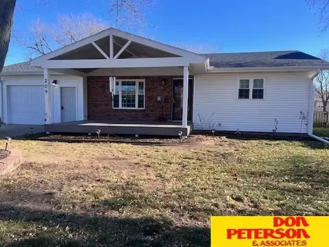 209 N Parson Ave, Oakland, NE 68045