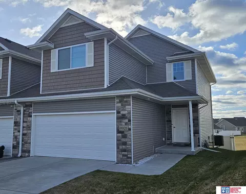 8921 Fremont St, Lincoln, NE 68507