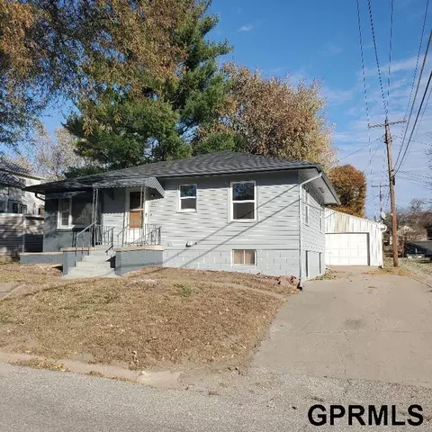 315 N 8th St, Plattsmouth, NE 68048