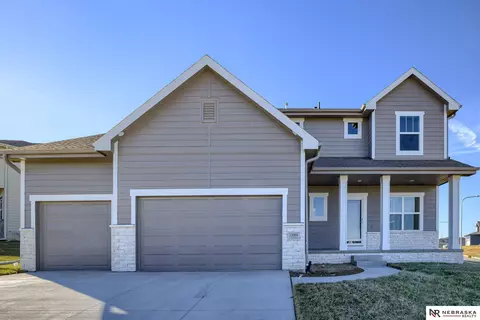 12004 S 110th Avenue Cir, Papillion, NE 68046
