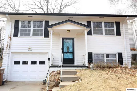 1704 Franklin St, Bellevue, NE 68005
