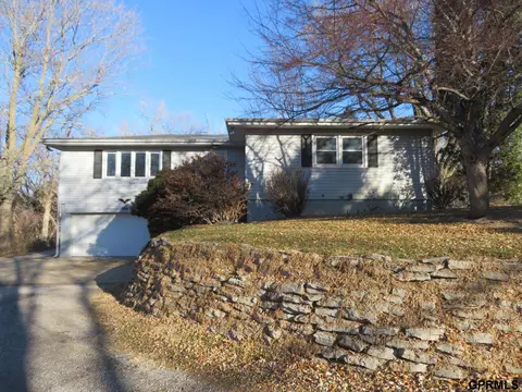 2933 Light Breeze Ln, Missouri Valley, IA 51555