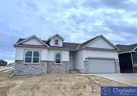 21162 Sunburst Ave, Elkhorn, NE 68022