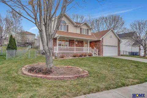 7420 Red Oak Rd, Lincoln, NE 68516