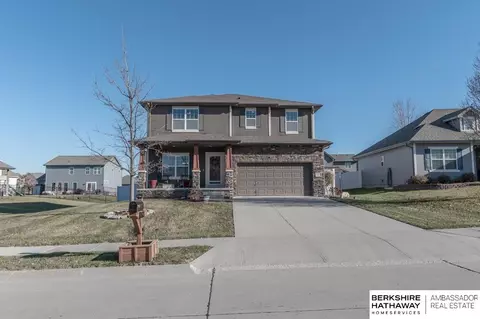 10603 S 111 Ave, Papillion, NE 68046