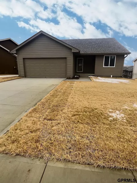 8958 S 21st St, Bellevue, NE 68147