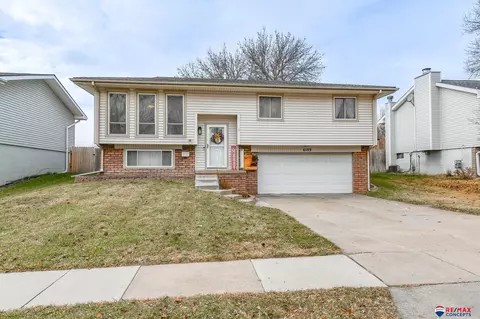 6109 NW 10 St, Lincoln, NE 68521