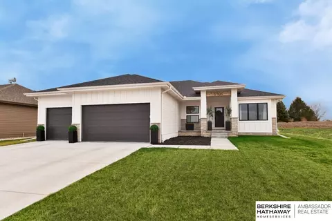 17109 Abigail St, Bennington, NE 68007