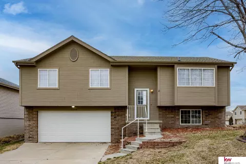 11254 Newport Ave, Omaha, NE 68164