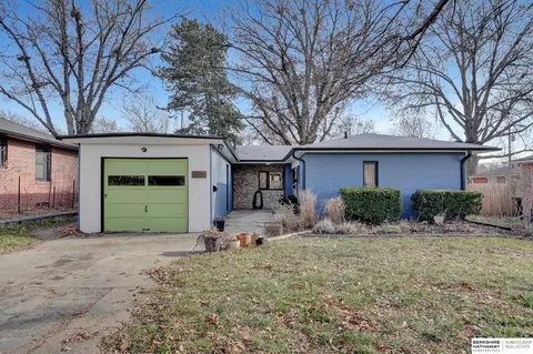 1250 S 49th St, Lincoln, NE 68510