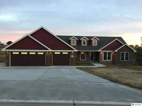 22945 Cimarron Dr, Glenwood, IA 51534