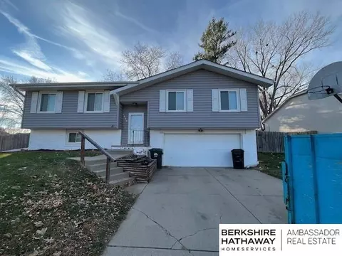 1840 Bristol St, Papillion, NE 68046