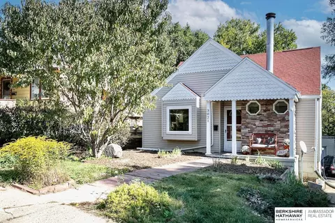 3021 N 50 St, Omaha, NE 68104